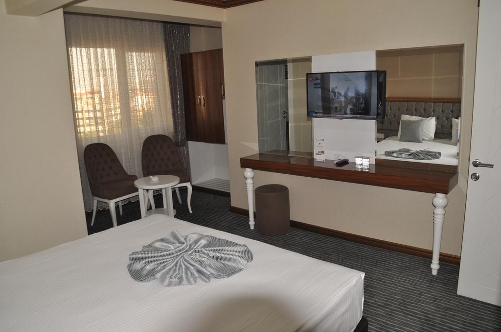 Hotel Grand Sera 3*
